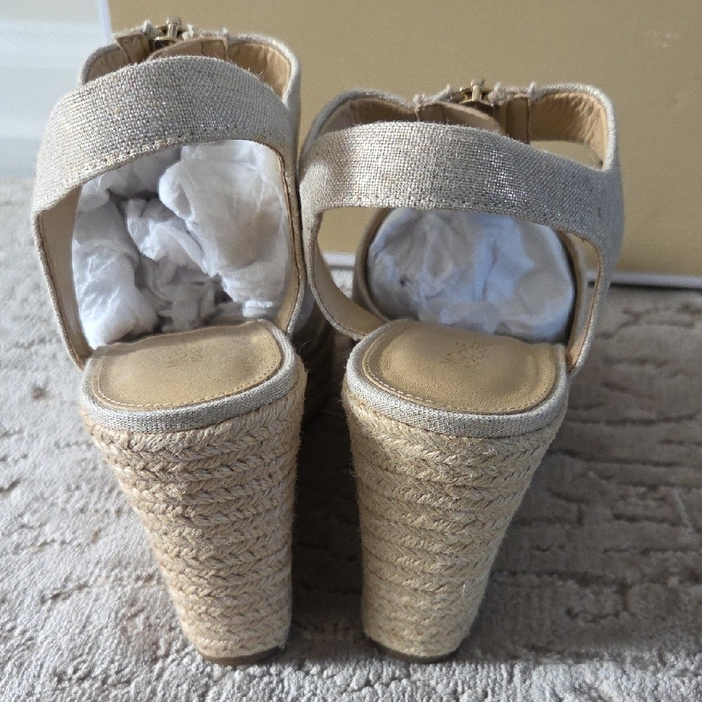 NIB Michael Kors Gold "Berkley Wedge" - Picture 3 of 7